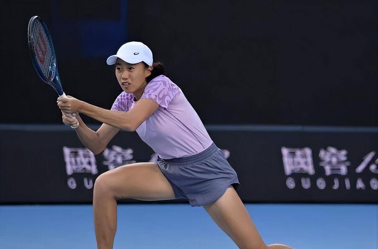 开云官网APP下载-包含网球赛季末：老将新星齐争顶尖荣誉的词条